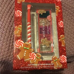 Wet n Wild Holiday Glitter Palette & Brush Set